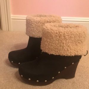 Cute Uggs ankle boots